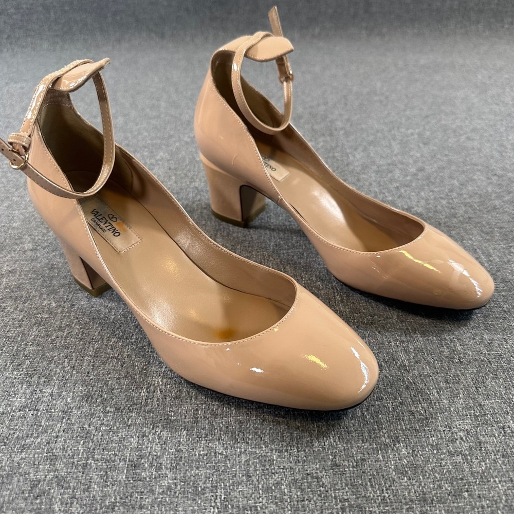 Valentino Garavani Nude Patent Leather Ankle Strap Block Heel Pumps Shoes 39
